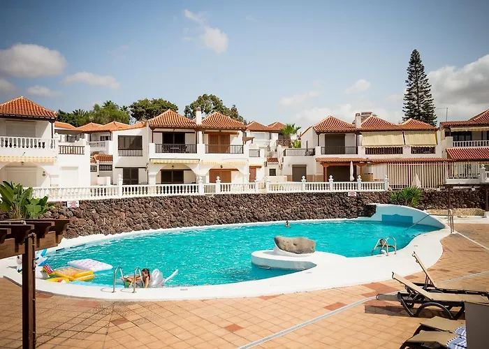 Sunny Large Terrace In Center Of Americas *