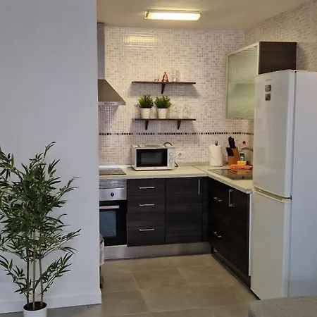 Sunny Large Terrace In Center Of Americas *