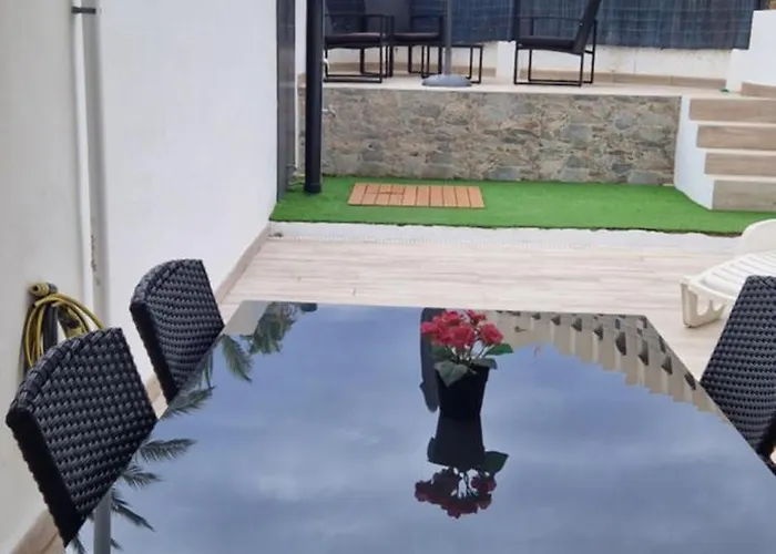 Dom wakacyjny Sunny Large Terrace In Center Of Americas