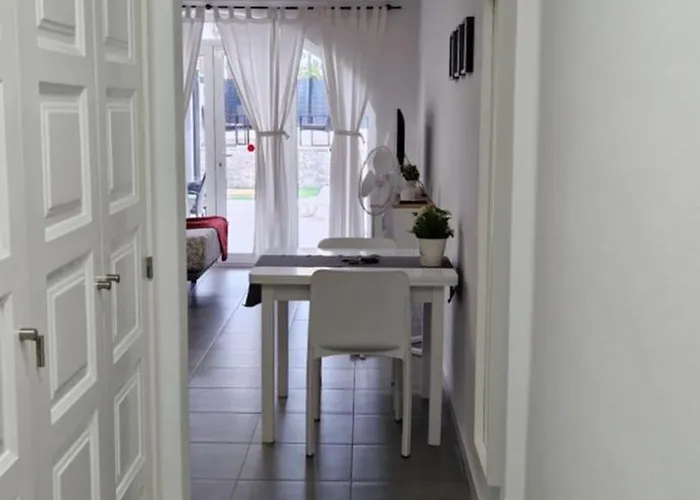 Prázdninový dům Sunny Large Terrace In Center Of Americas